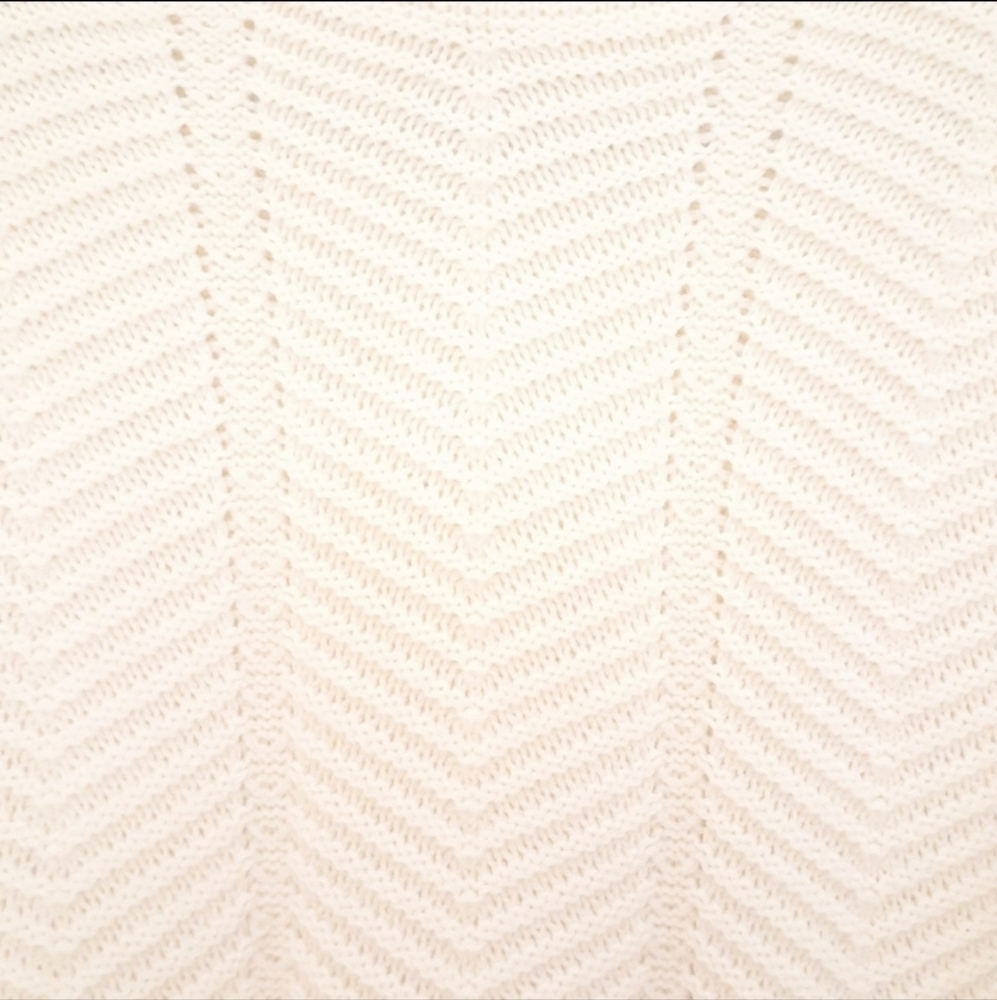 Marc New York Andrew Marc Ivory knit fuzzy sleeves crew neck sweater, size Med - Picture 9 of 13